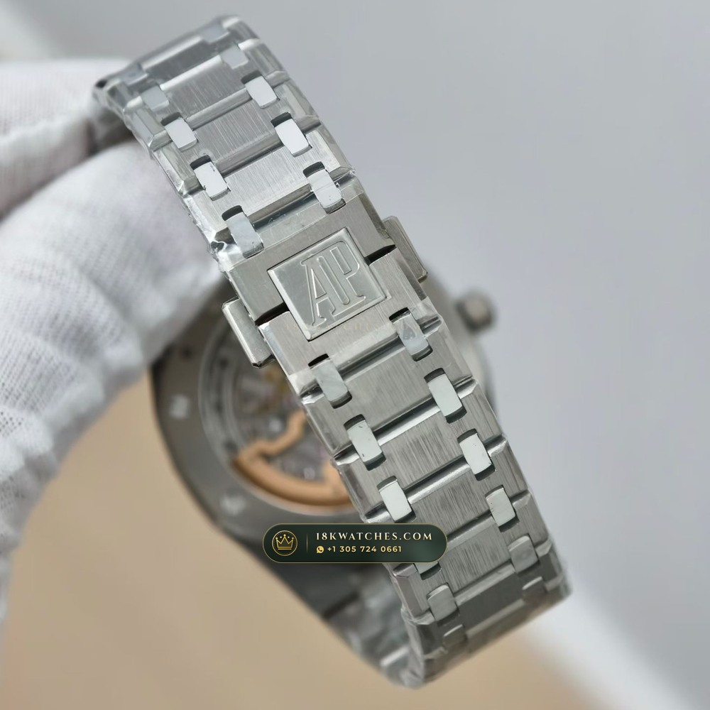 Audemars Piguet Royal Oak Jumbo Extra-Thin 39mm Ref. 15202IP.OO.1240IP.01 — Studio Gallery Plate VI in Grade 5 Titanium Monobloc (93.6g Verified Mass, Audemars Piguet Cal. 2121 Ultra-Thin)