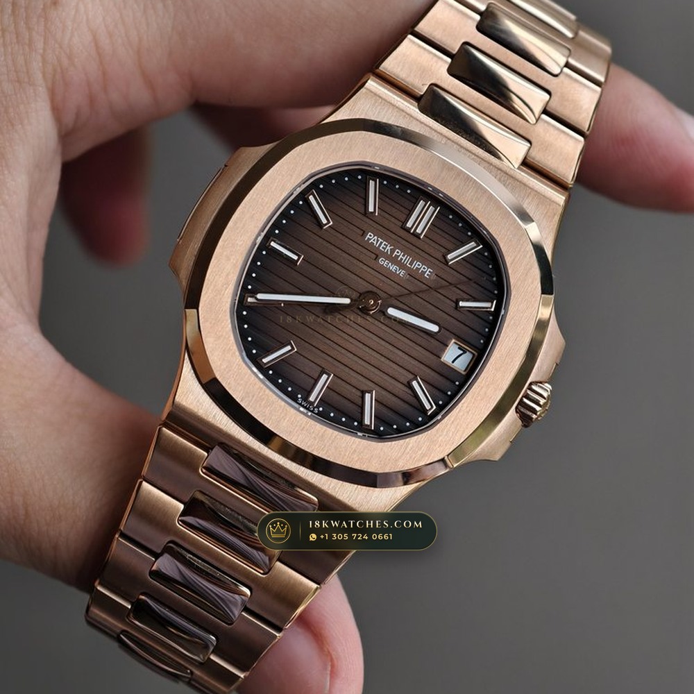 Patek Philippe Nautilus 40mm Graduated Chocolate Brown Dial 18K Rose Gold Ref. 5711/1R-001 — Studio Gallery Plate III in 18K Rose Gold Au750 (186.5g Verified Mass, Patek Philippe Cal. 26-330 S C / Cal. 324 S C - 21K Gold Rotor)