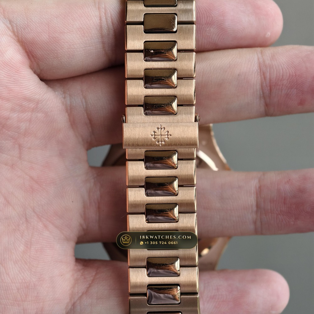 Patek Philippe Nautilus 40mm Graduated Chocolate Brown Dial 18K Rose Gold Ref. 5711/1R-001 — Studio Gallery Plate IX in 18K Rose Gold Au750 (186.5g Verified Mass, Patek Philippe Cal. 26-330 S C / Cal. 324 S C - 21K Gold Rotor)