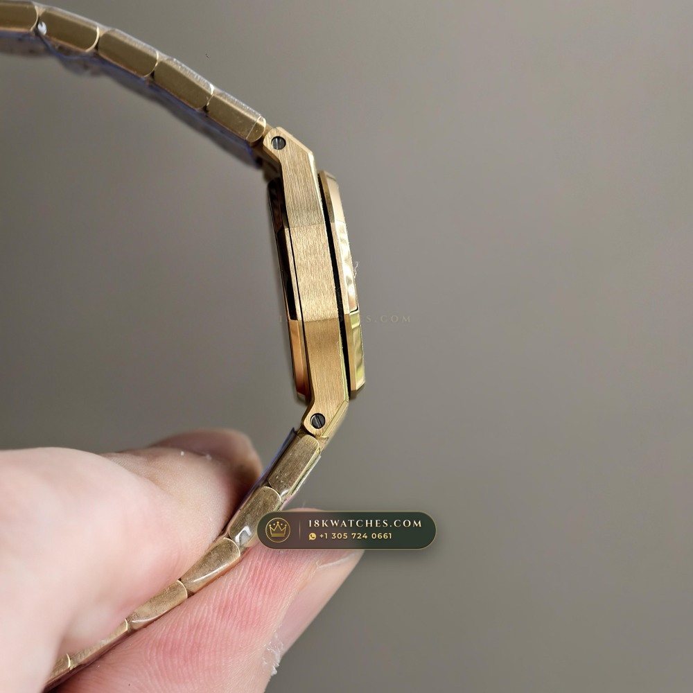 Audemars Piguet Royal Oak Mini Frosted Gold 23mm 18K Yellow Gold Ref. 67630BA.GG.1312BA.01 — Studio Gallery Plate IV in 18K Yellow Gold Au750 (73.1g Verified Mass, Audemars Piguet Cal. 2730)