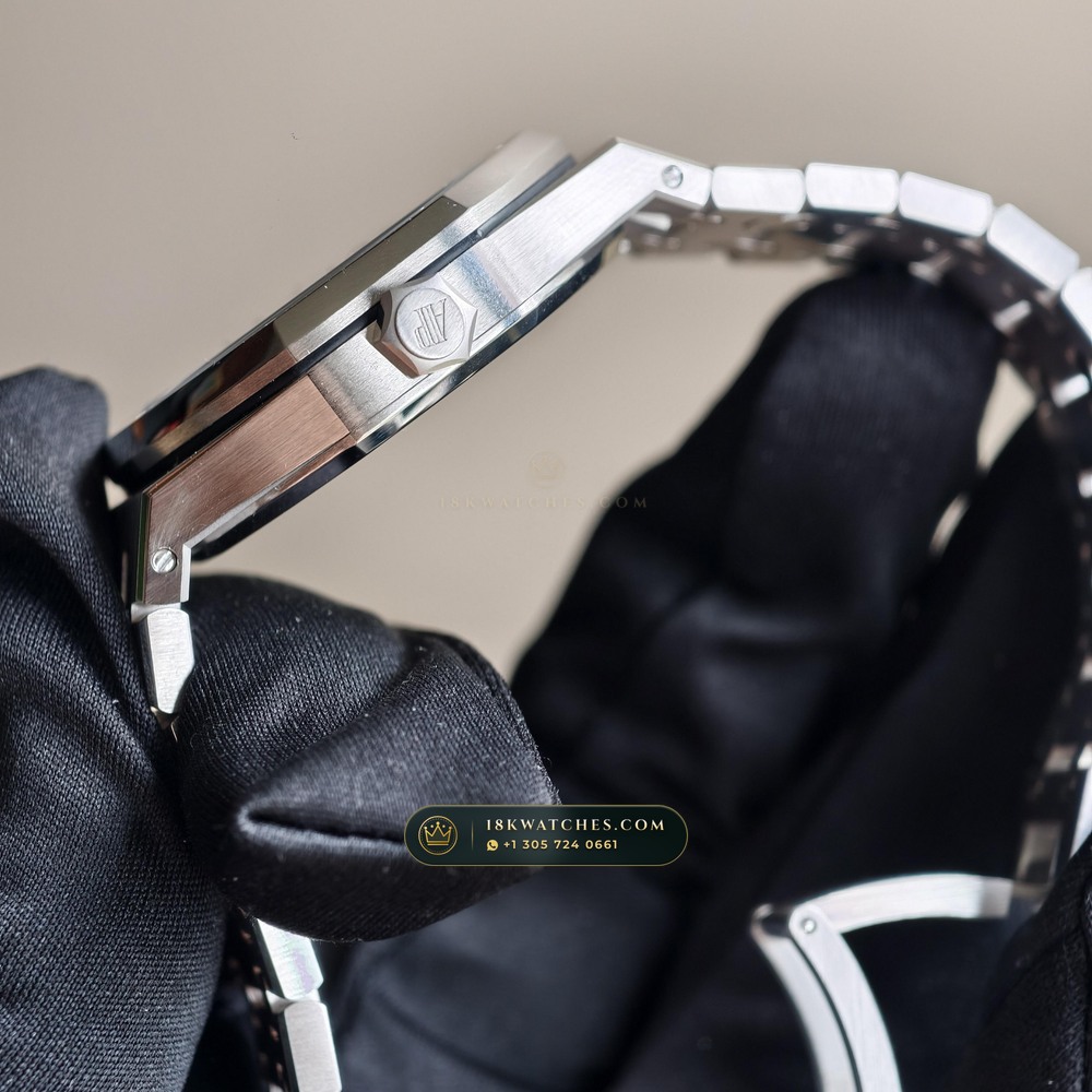 Audemars Piguet Royal Oak Double Balance Wheel Openworked 37mm 18K White Gold 5-Axis CNC Case Ref. 15467BC.OO.1256BC.01 — Studio Gallery Plate V in 18K White Gold Au750 (184.4g Verified Mass, Audemars Piguet Cal. 3132 Dual-Balance Openworked)