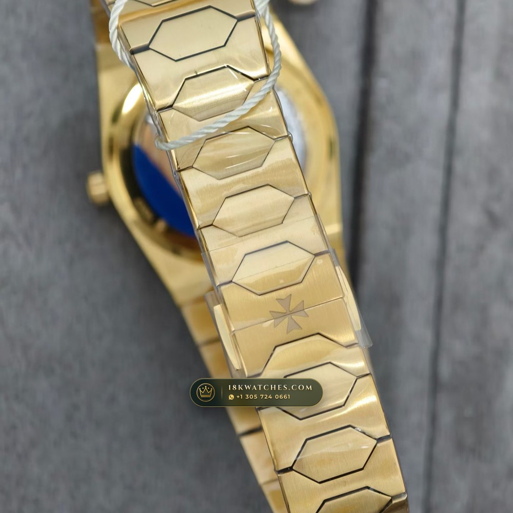 Vacheron Constantin Historiques 222 Jumbo 37mm 18K Yellow Gold Ref. 4200H/222J-B935 — Studio Gallery Plate VI in 18K Yellow Gold Au750 (169.6g Verified Mass, Vacheron Constantin Cal. 2455/2 - 22K Gold Rotor)
