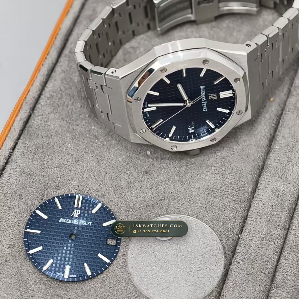 Audemars Piguet Royal Oak Selfwinding 41mm Custom SW Dial Free-Sprung Calibre Ref. 15500ST — Studio Gallery Plate X in 904L Stainless Steel Custom Architecture (166.7g Verified Mass, Audemars Piguet Cal. 4302 - 70h Power Reserve)