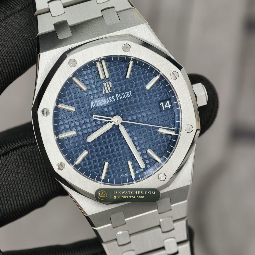 Audemars Piguet Royal Oak Selfwinding 41mm Custom SW Dial Free-Sprung Calibre Ref. 15500ST — Studio Gallery Plate III in 904L Stainless Steel Custom Architecture (166.7g Verified Mass, Audemars Piguet Cal. 4302 - 70h Power Reserve)