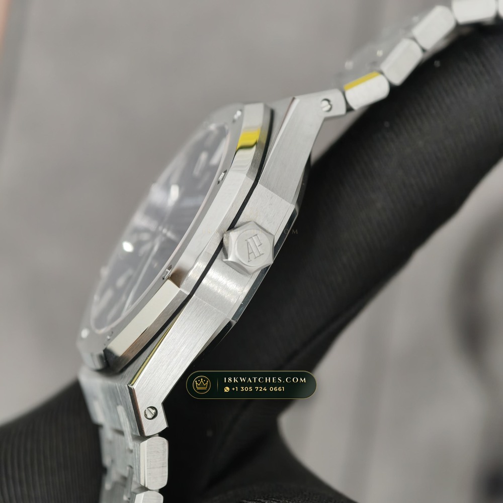 Audemars Piguet Royal Oak Selfwinding 41mm Custom SW Dial Free-Sprung Calibre Ref. 15500ST — Studio Gallery Plate V in 904L Stainless Steel Custom Architecture (166.7g Verified Mass, Audemars Piguet Cal. 4302 - 70h Power Reserve)