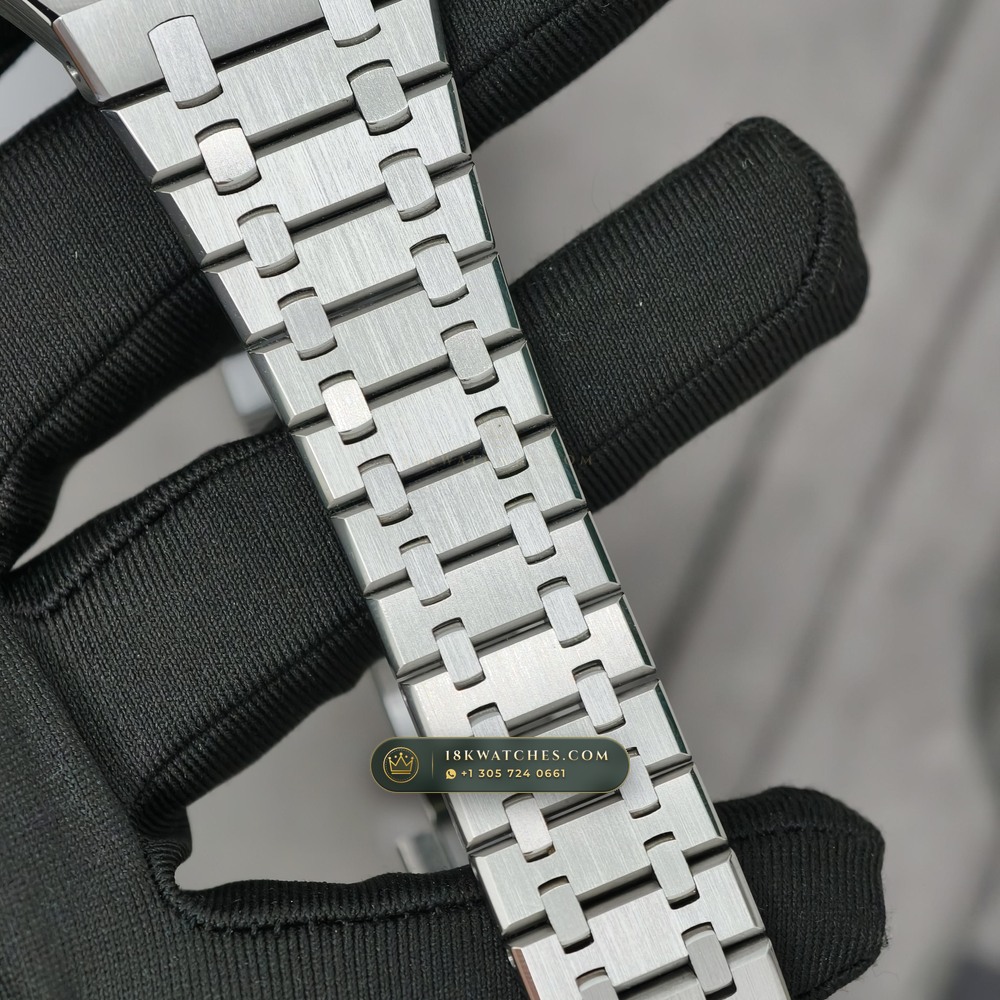 Audemars Piguet Royal Oak Selfwinding 41mm Custom SW Dial Free-Sprung Calibre Ref. 15500ST — Studio Gallery Plate VIII in 904L Stainless Steel Custom Architecture (166.7g Verified Mass, Audemars Piguet Cal. 4302 - 70h Power Reserve)