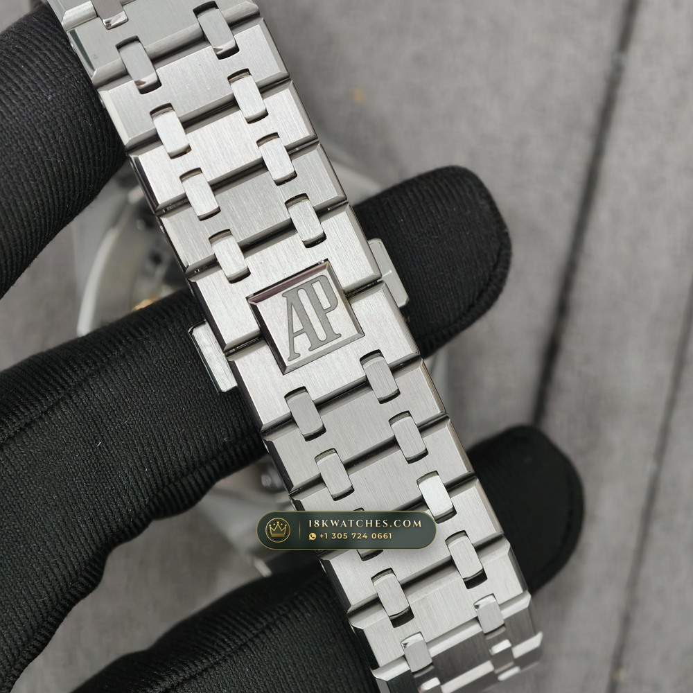 Audemars Piguet Royal Oak Selfwinding 41mm Custom SW Dial Free-Sprung Calibre Ref. 15500ST — Studio Gallery Plate IX in 904L Stainless Steel Custom Architecture (166.7g Verified Mass, Audemars Piguet Cal. 4302 - 70h Power Reserve)