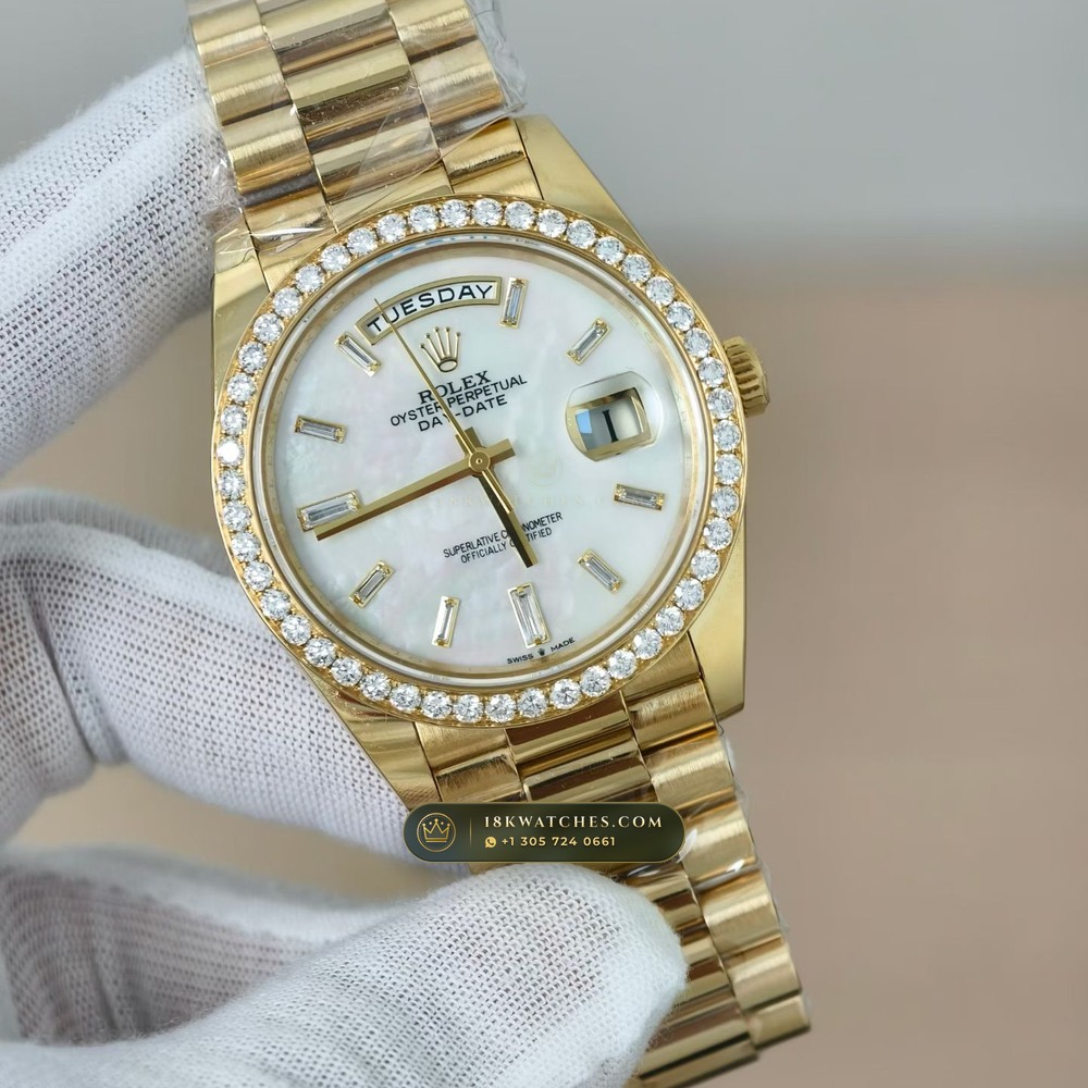 Rolex Day-Date 40 Iridescent Natural Mother-of-Pearl Dial Diamond-Set Bezel 18K Yellow Gold Ref. 228348RBR — Studio Gallery Plate II in 18K Yellow Gold Au750 (210.3g Verified Mass, Rolex Manufacture Cal. 3255 - 70h Power Reserve)
