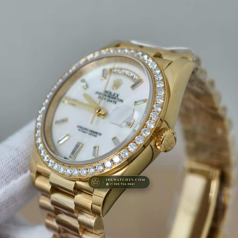 Rolex Day-Date 40 Iridescent Natural Mother-of-Pearl Dial Diamond-Set Bezel 18K Yellow Gold Ref. 228348RBR — Studio Gallery Plate V in 18K Yellow Gold Au750 (210.3g Verified Mass, Rolex Manufacture Cal. 3255 - 70h Power Reserve)