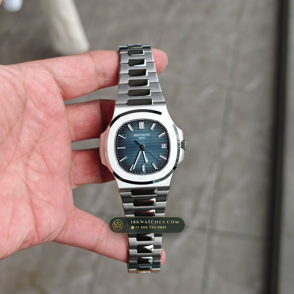 Patek Philippe Nautilus Self-Winding Custom SW Dial Free-Sprung Calibre Ref. 5711/1A-001 — Studio Gallery Plate III in 904L Stainless Steel Custom Architecture (115.1g Verified Mass, Patek Philippe Cal. 26-330 S C / Cal. 324 S C - 21K Gold Rotor)