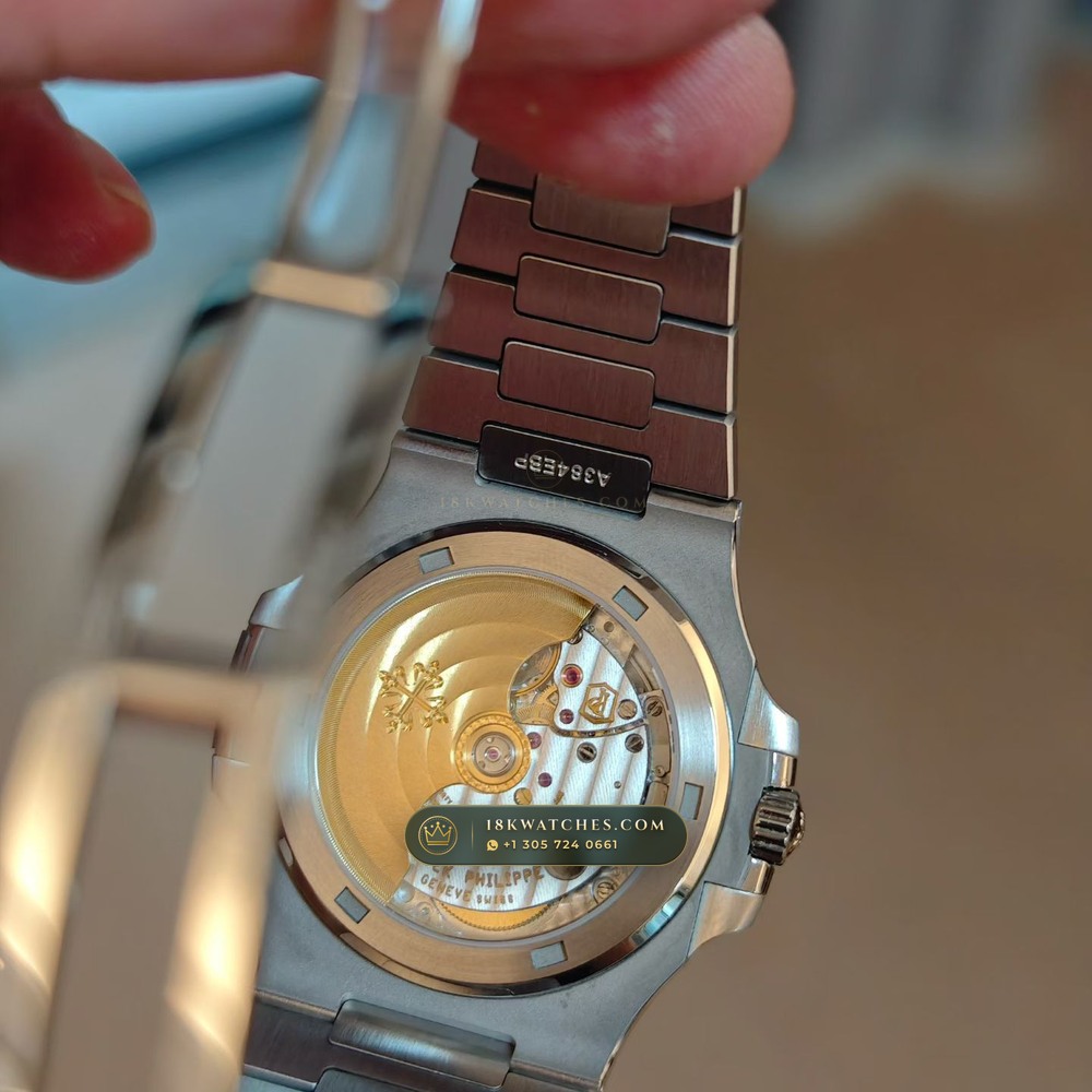 Patek Philippe Nautilus Self-Winding Custom SW Dial Free-Sprung Calibre Ref. 5711/1A-001 — Studio Gallery Plate VI in 904L Stainless Steel Custom Architecture (115.1g Verified Mass, Patek Philippe Cal. 26-330 S C / Cal. 324 S C - 21K Gold Rotor)