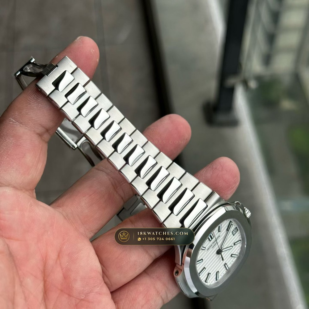 Patek Philippe Nautilus Self-Winding Geneva Atelier Spec Ref. 5711/1A-011 — Studio Gallery Plate V in 904L Stainless Steel Custom Architecture (114.7g Verified Mass, Patek Philippe Cal. 26-330 S C / Cal. 324 S C - 21K Gold Rotor)