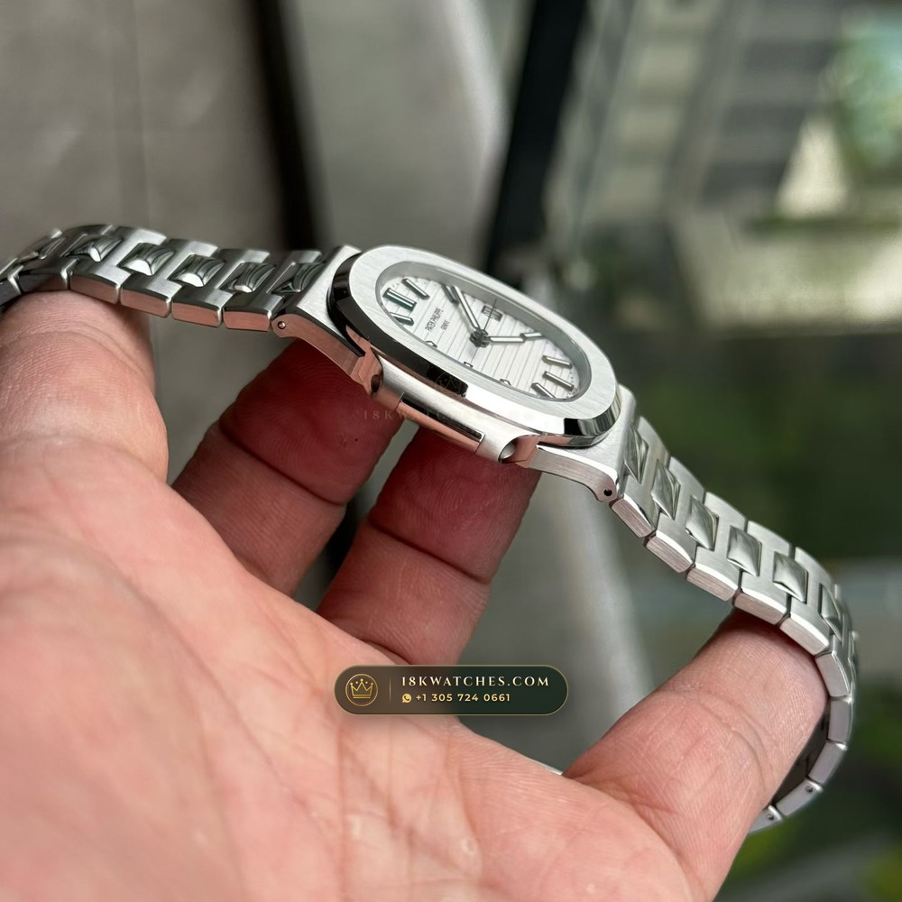 Patek Philippe Nautilus Self-Winding Geneva Atelier Spec Ref. 5711/1A-011 — Studio Gallery Plate VI in 904L Stainless Steel Custom Architecture (114.7g Verified Mass, Patek Philippe Cal. 26-330 S C / Cal. 324 S C - 21K Gold Rotor)