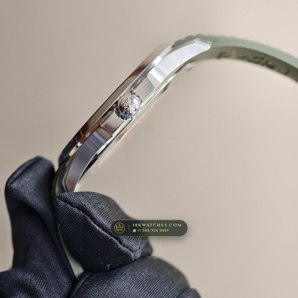 Patek Philippe Aquanaut Jumbo 42.2mm 18K White Gold Sapphire Caseback Spec Ref. 5168G — Studio Gallery Plate V in 18K White Gold Au750 (120.4g Verified Mass, Patek Philippe Cal. 324 S C - 21K Gold Rotor)