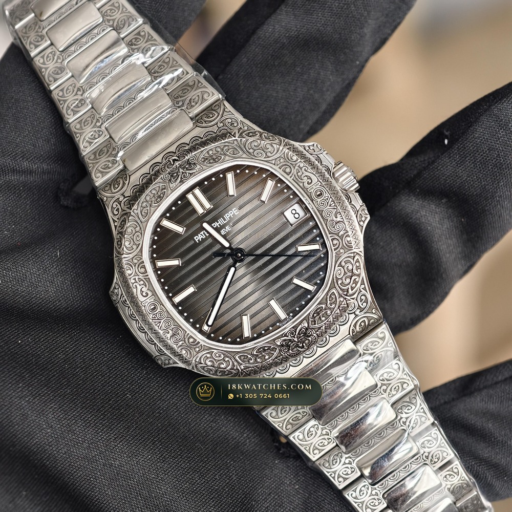 Patek Philippe Nautilus Self-Winding Ref. 5711/1500A — Studio Gallery Plate II in 904L Stainless Steel Custom Architecture (115.2g Verified Mass, Patek Philippe Cal. 26-330 S C / Cal. 324 S C - 21K Gold Rotor)