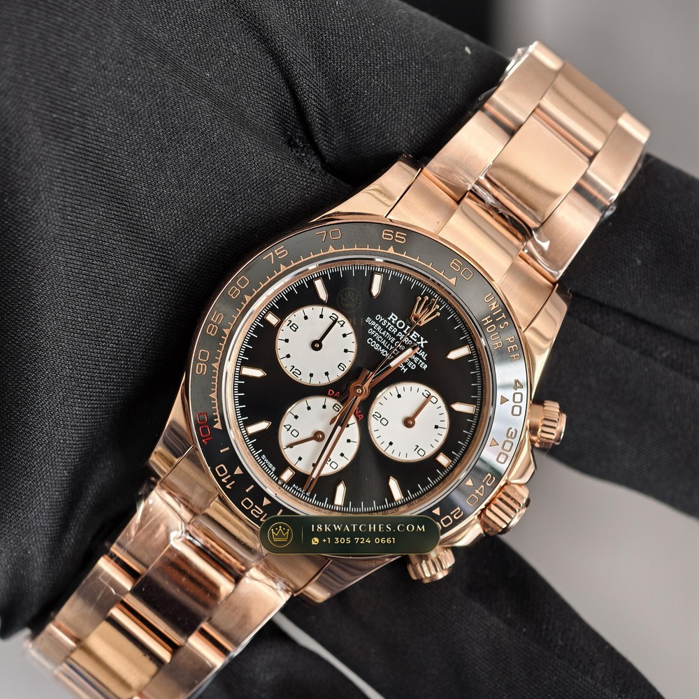 Rolex Cosmograph Daytona Le Mans 100th Anniversary 18K Everose Gold Deep Crystal Optics Ref. 126525LN — Studio Gallery Plate II in 18K Rose Gold Au750 (216.1g Verified Mass, Rolex Manufacture Cal. 4132 - 24h Le Mans)