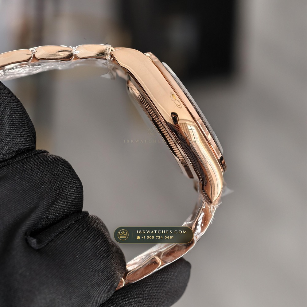 Rolex Cosmograph Daytona Le Mans 100th Anniversary 18K Everose Gold Deep Crystal Optics Ref. 126525LN — Studio Gallery Plate IV in 18K Rose Gold Au750 (216.1g Verified Mass, Rolex Manufacture Cal. 4132 - 24h Le Mans)