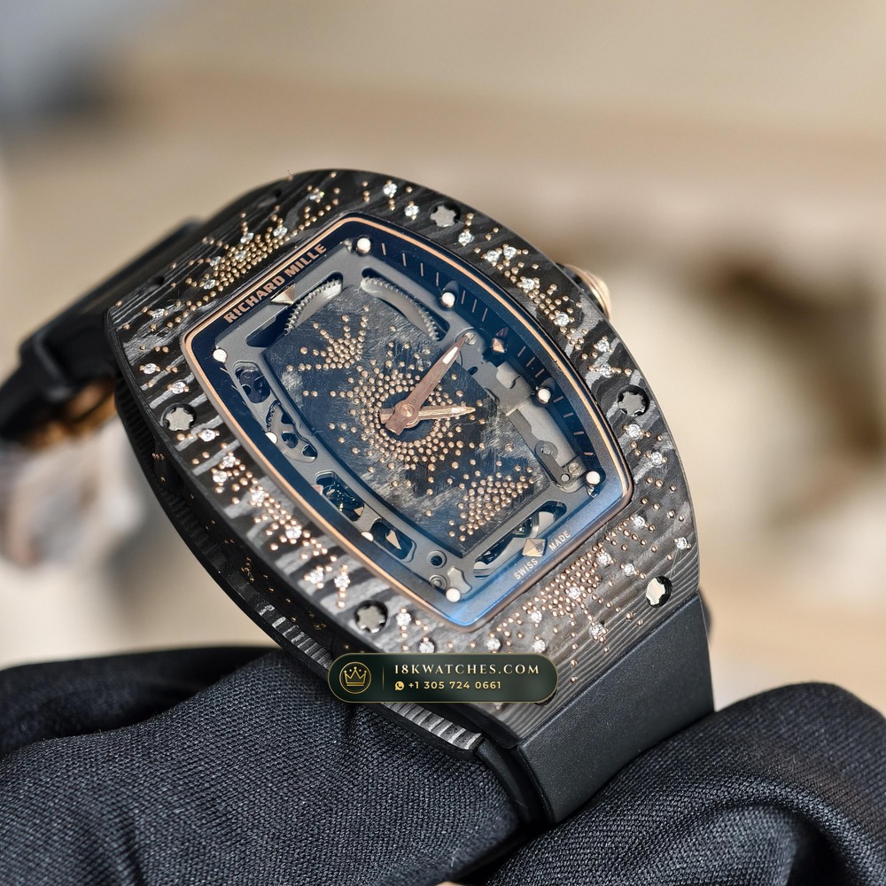 Richard Mille RM 07-01 Automatic Tonneau Dark Night Carbon TPT & Gold Leaf Geneva Atelier Spec — Studio Gallery Plate III in Carbon TPT & Grade 5 Titanium (58.1g Verified Mass, Richard Mille Cal. CRMA2 Variable-Geometry Rotor)