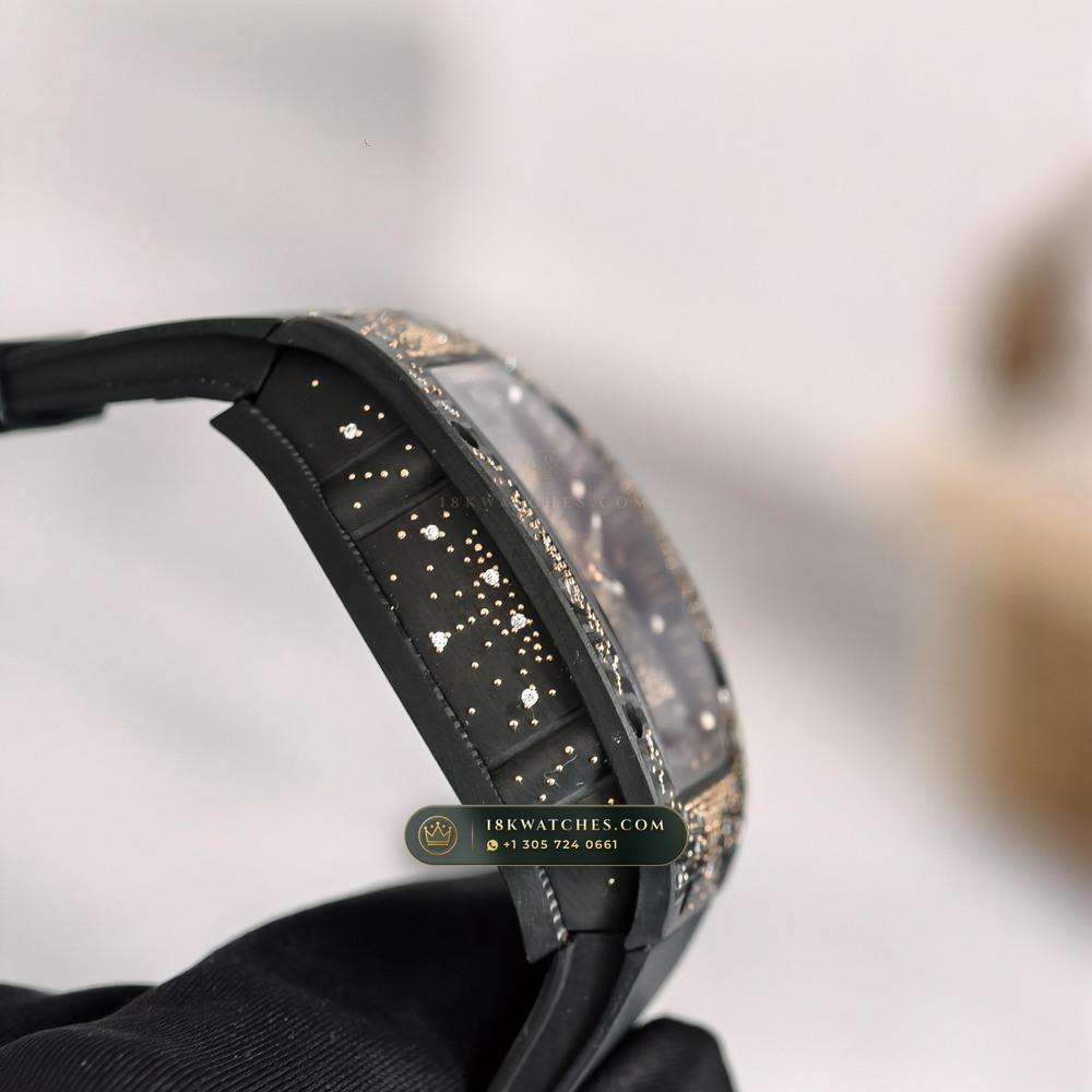 Richard Mille RM 07-01 Automatic Tonneau Dark Night Carbon TPT & Gold Leaf Geneva Atelier Spec — Studio Gallery Plate V in Carbon TPT & Grade 5 Titanium (58.1g Verified Mass, Richard Mille Cal. CRMA2 Variable-Geometry Rotor)