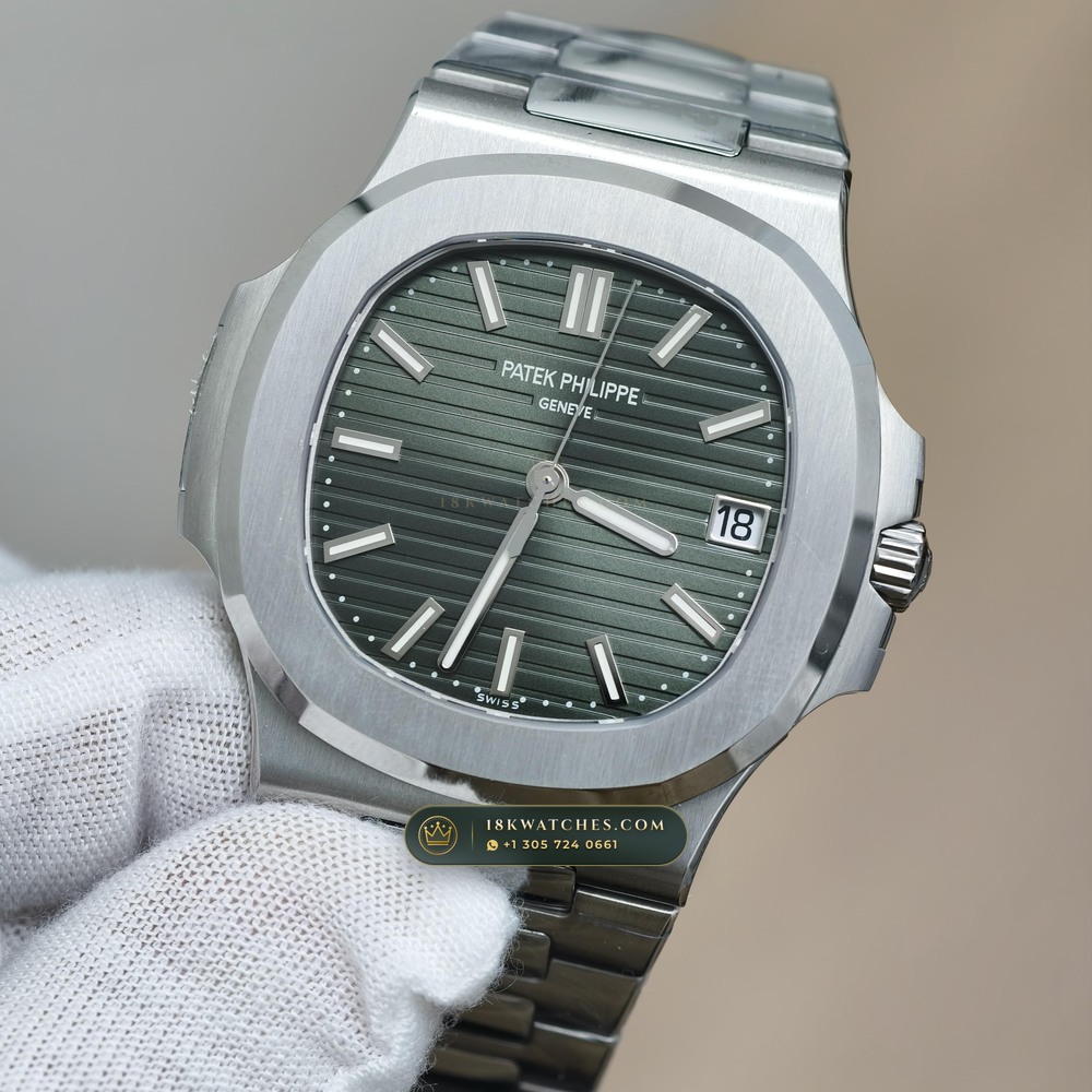 Patek Philippe Nautilus Self-Winding Custom SW Dial 22K Gold Rotor Ref. 5711/1A-014 — Studio Gallery Plate III in 904L Stainless Steel Custom Architecture (114.7g Verified Mass, Patek Philippe Cal. 26-330 S C / Cal. 324 S C - 21K Gold Rotor)