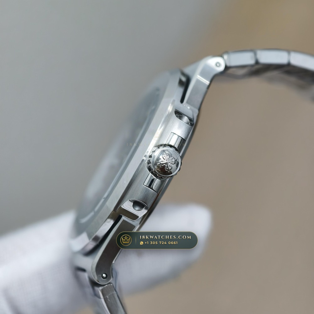 Patek Philippe Nautilus Self-Winding Custom SW Dial 22K Gold Rotor Ref. 5711/1A-014 — Studio Gallery Plate V in 904L Stainless Steel Custom Architecture (114.7g Verified Mass, Patek Philippe Cal. 26-330 S C / Cal. 324 S C - 21K Gold Rotor)