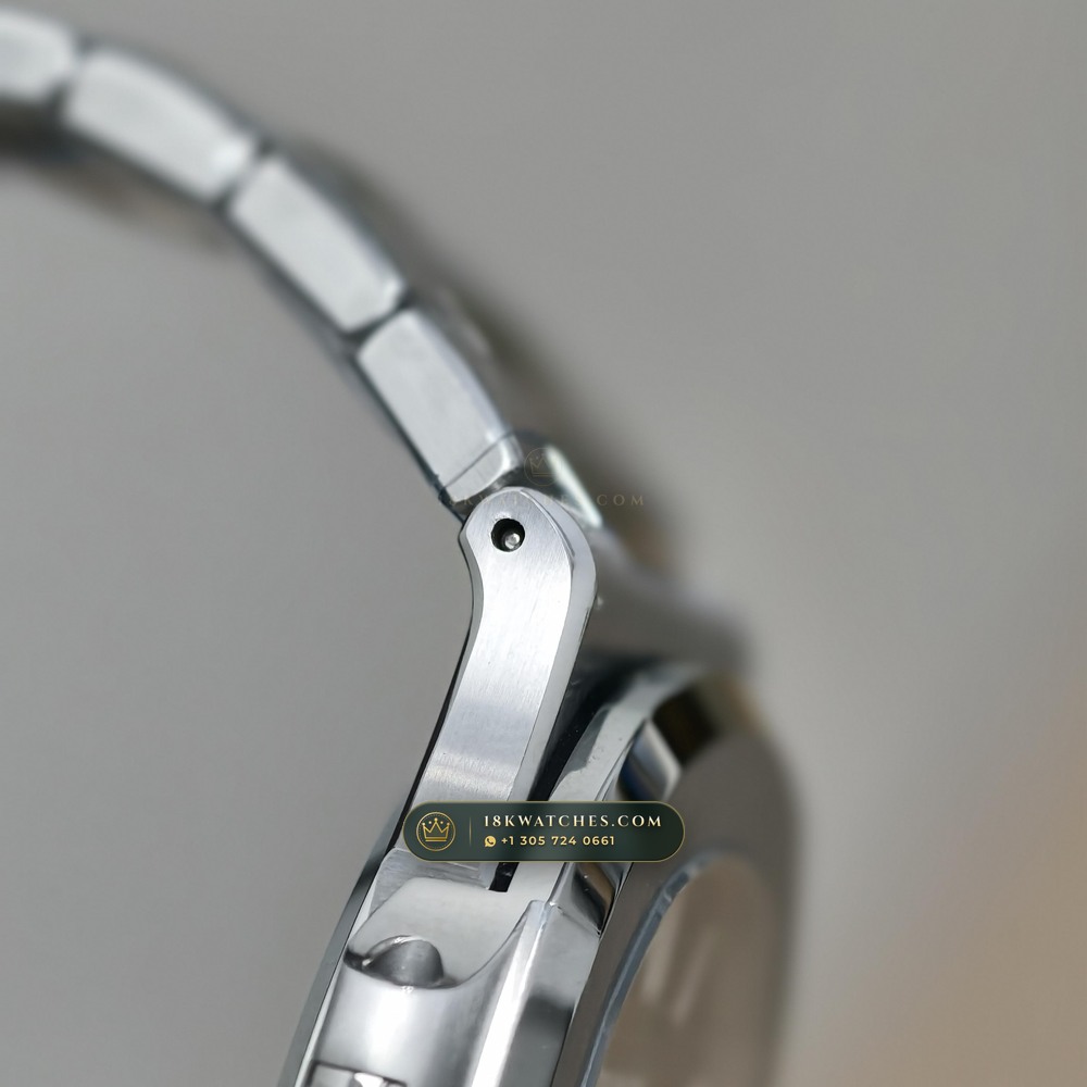 Patek Philippe Nautilus Self-Winding Custom SW Dial 22K Gold Rotor Ref. 5711/1A-014 — Studio Gallery Plate VI in 904L Stainless Steel Custom Architecture (114.7g Verified Mass, Patek Philippe Cal. 26-330 S C / Cal. 324 S C - 21K Gold Rotor)