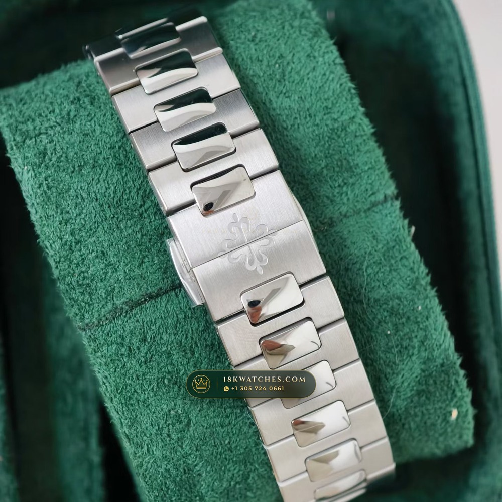 Patek Philippe Nautilus Moonphase & Power Reserve Ref. 5712A — Studio Gallery Plate VII in 904L Stainless Steel Custom Architecture (116.5g Verified Mass, Patek Philippe Cal. 240 PS IRM C LU - 22K Gold Micro-Rotor)