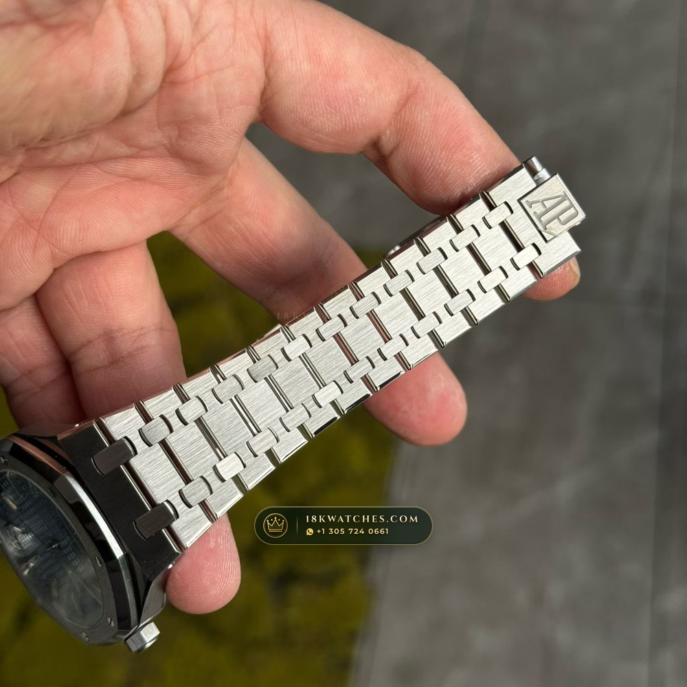 Audemars Piguet Royal Oak Selfwinding 41mm 18K White Gold Ref. 15510BC.OO.1320BC.01 — Studio Gallery Plate VII in 18K White Gold Au750 (223.6g Verified Mass, Audemars Piguet Cal. 4302 - 70h Power Reserve)