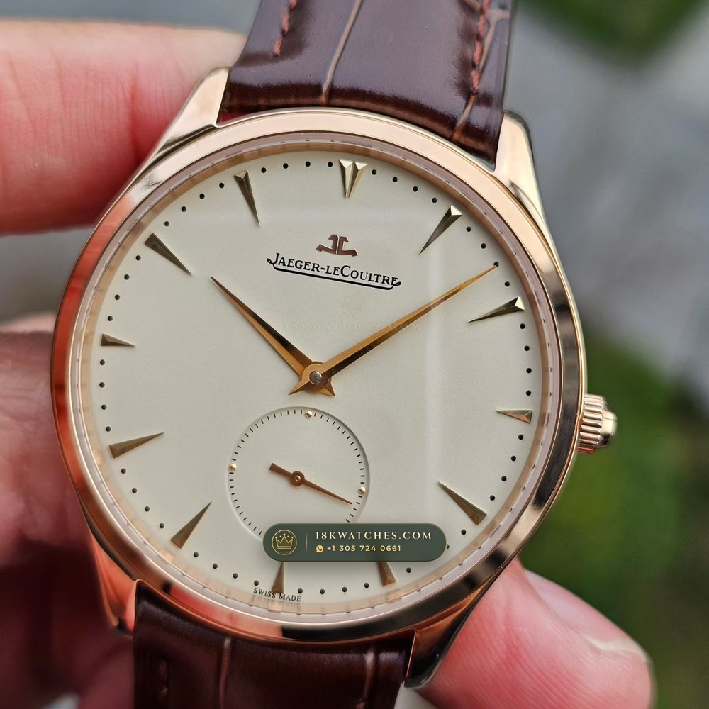 Jaeger-LeCoultre Master Ultra Thin Moon 39mm Silver Sunray Dial Authentic OEM Dial Ref. Q1368430 — Studio Gallery Plate II in 904L Stainless Steel Custom Architecture (68.3g Verified Mass, Jaeger-LeCoultre Manufacture Cal. 925 / Cal. 899)
