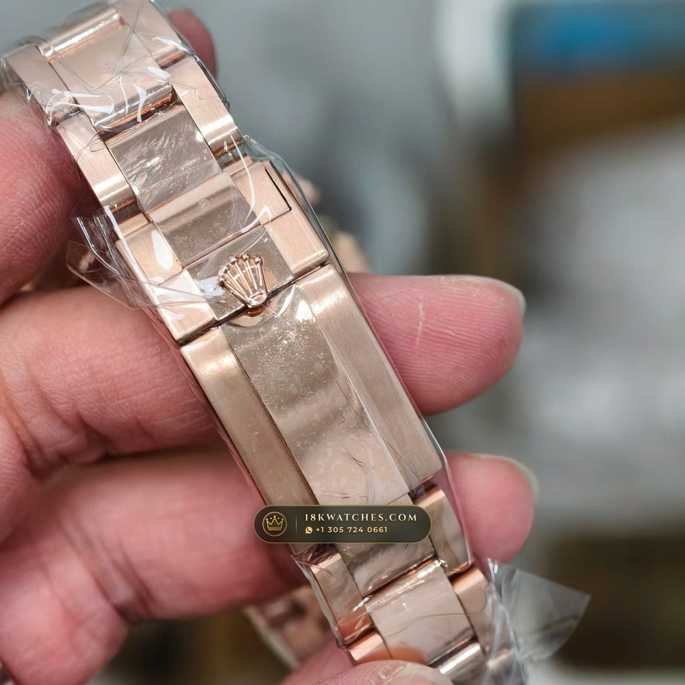 Rolex Cosmograph Daytona 18K Everose Gold Deep Crystal Optics Ref. 116505 — Studio Gallery Plate VI in 18K Rose Gold Au750 (216.8g Verified Mass, Rolex Manufacture Cal. 4130 - 72h Power Reserve)