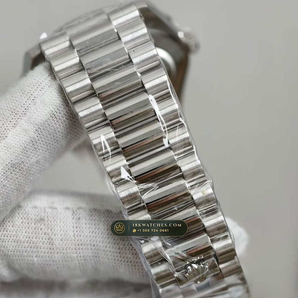 Rolex Day-Date 40 18K White Gold Ref. 228239 — Studio Gallery Plate VI in 18K White Gold Au750 (210.7g Verified Mass, Rolex Manufacture Cal. 3255 - 70h Power Reserve)
