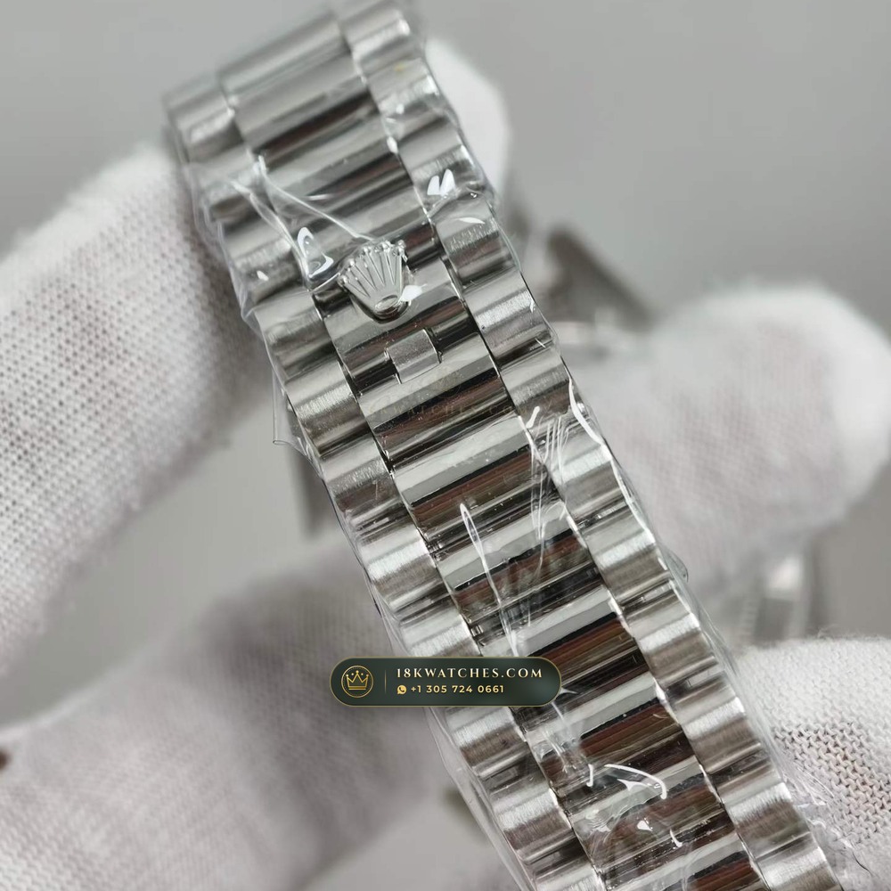 Rolex Day-Date 40 18K White Gold Ref. 228239 — Studio Gallery Plate VII in 18K White Gold Au750 (210.7g Verified Mass, Rolex Manufacture Cal. 3255 - 70h Power Reserve)