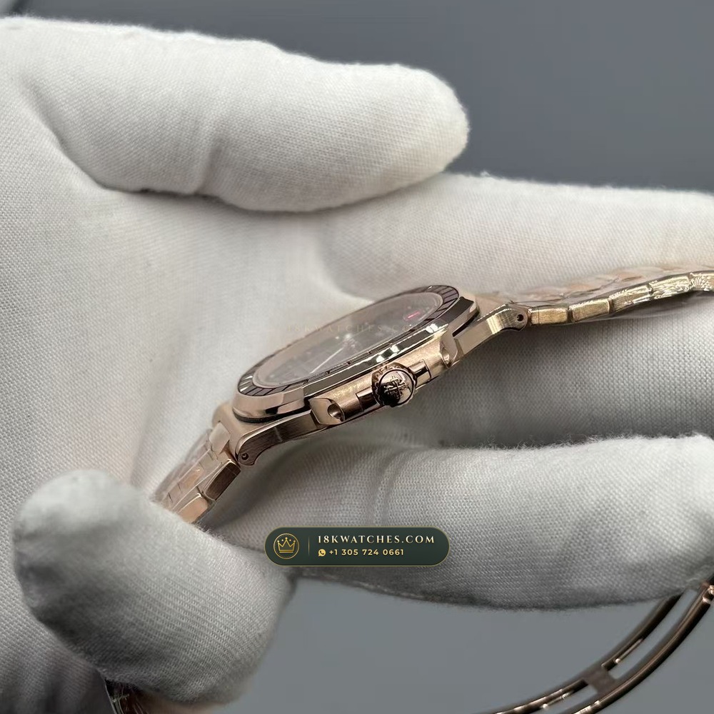 Patek Philippe Nautilus Self-Winding Diamond-Set Bezel 18K Rose Gold Geneva Atelier Spec Ref. 5723/112R-001 — Studio Gallery Plate VI in 18K Rose Gold Au750 (186.5g Verified Mass, Patek Philippe Cal. 26-330 S C / Cal. 324 S C - 21K Gold Rotor)
