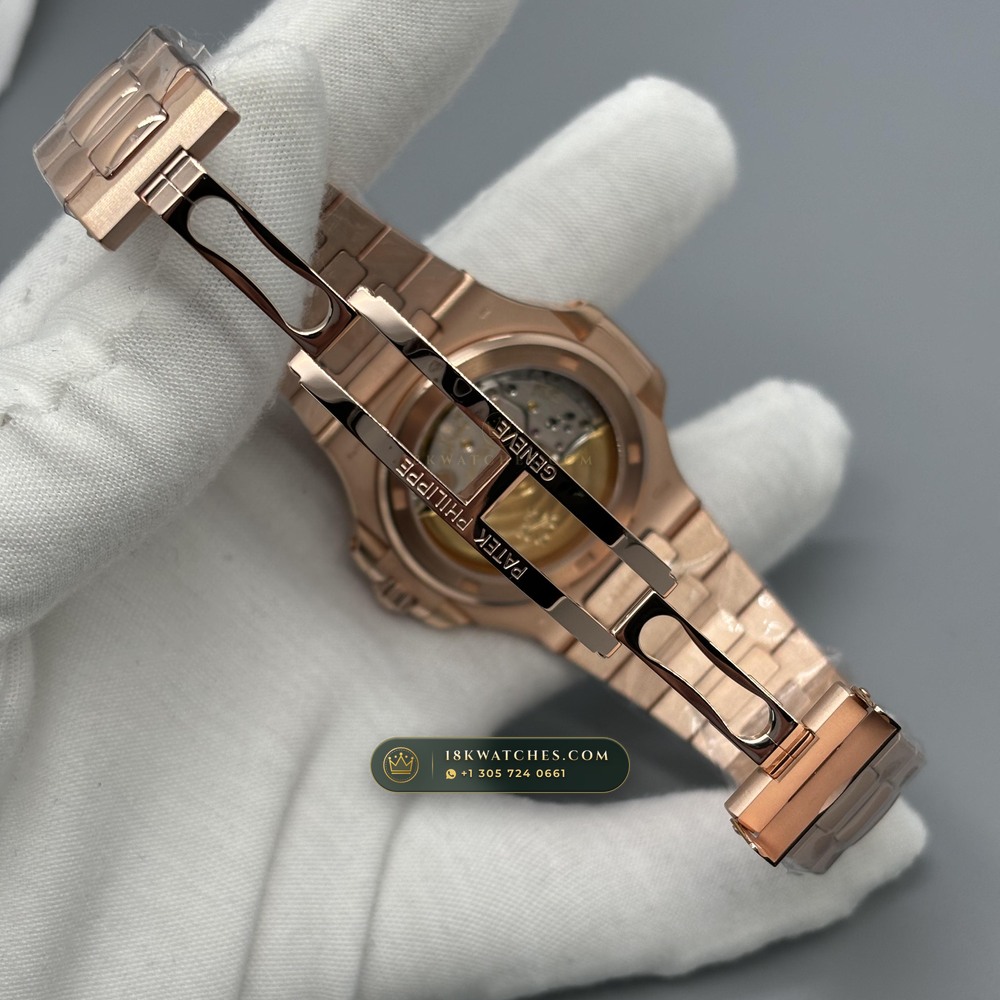 Patek Philippe Nautilus Self-Winding Diamond-Set Bezel 18K Rose Gold Ref. 5723/1R — Studio Gallery Plate X in 18K Rose Gold Au750 (186.6g Verified Mass, Patek Philippe Cal. 26-330 S C / Cal. 324 S C - 21K Gold Rotor)