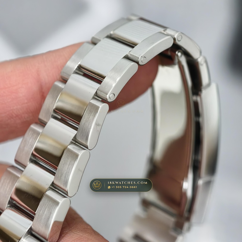 Rolex Cosmograph Daytona Chronometer Regulated Spec Ref. 116520 — Studio Gallery Plate V in 904L Stainless Steel Custom Architecture (143.2g Verified Mass, Rolex Manufacture Cal. 4130 - 72h Power Reserve)