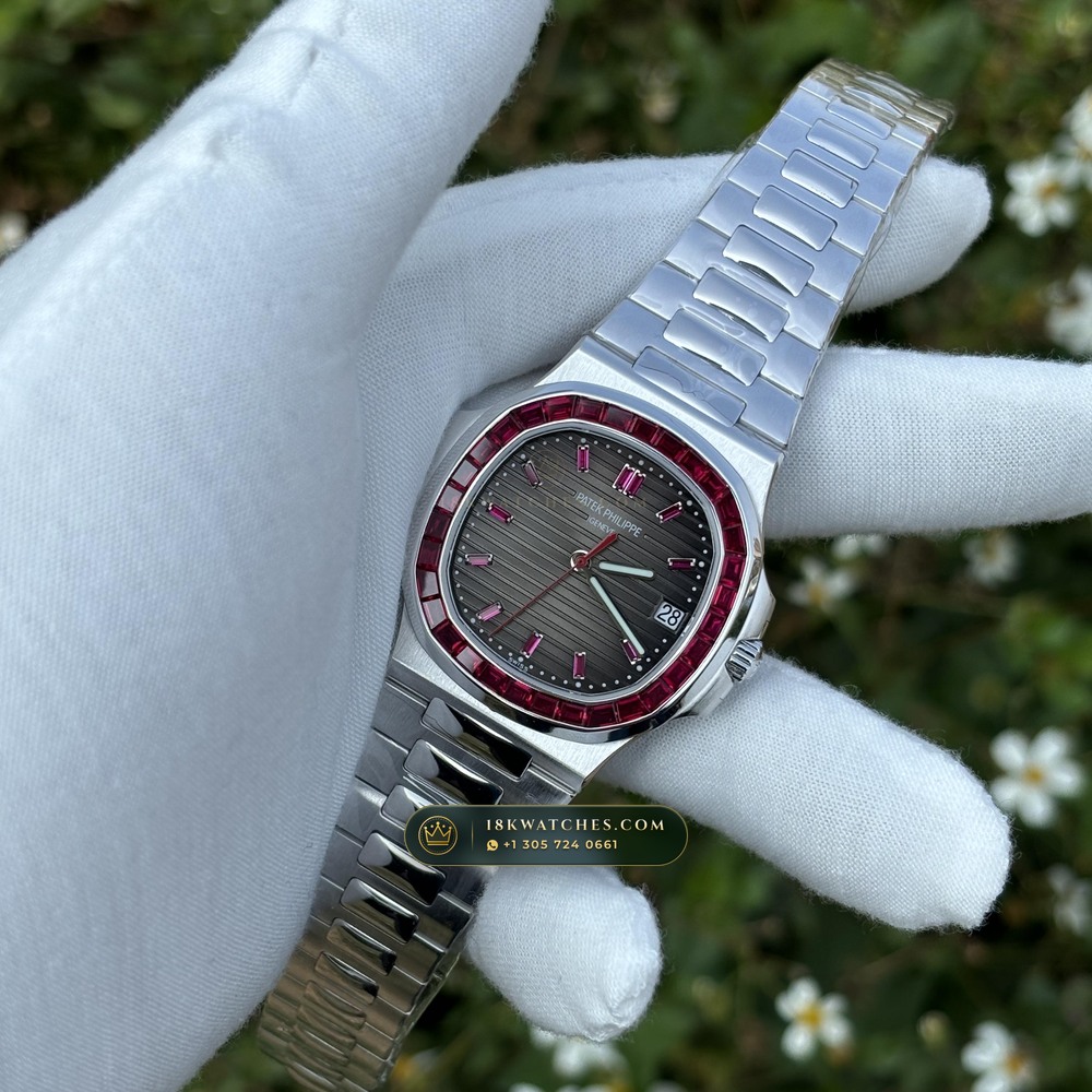 Patek Philippe Nautilus Off-Catalogue Baguette Ruby Bezel Diamond-Set Bezel 950 Platinum Ref. 5711/112P-001 — Studio Gallery Plate VI in 950 Platinum Pt950 (244.6g Verified Mass, Patek Philippe Cal. 26-330 S C / Cal. 324 S C - 21K Gold Rotor)