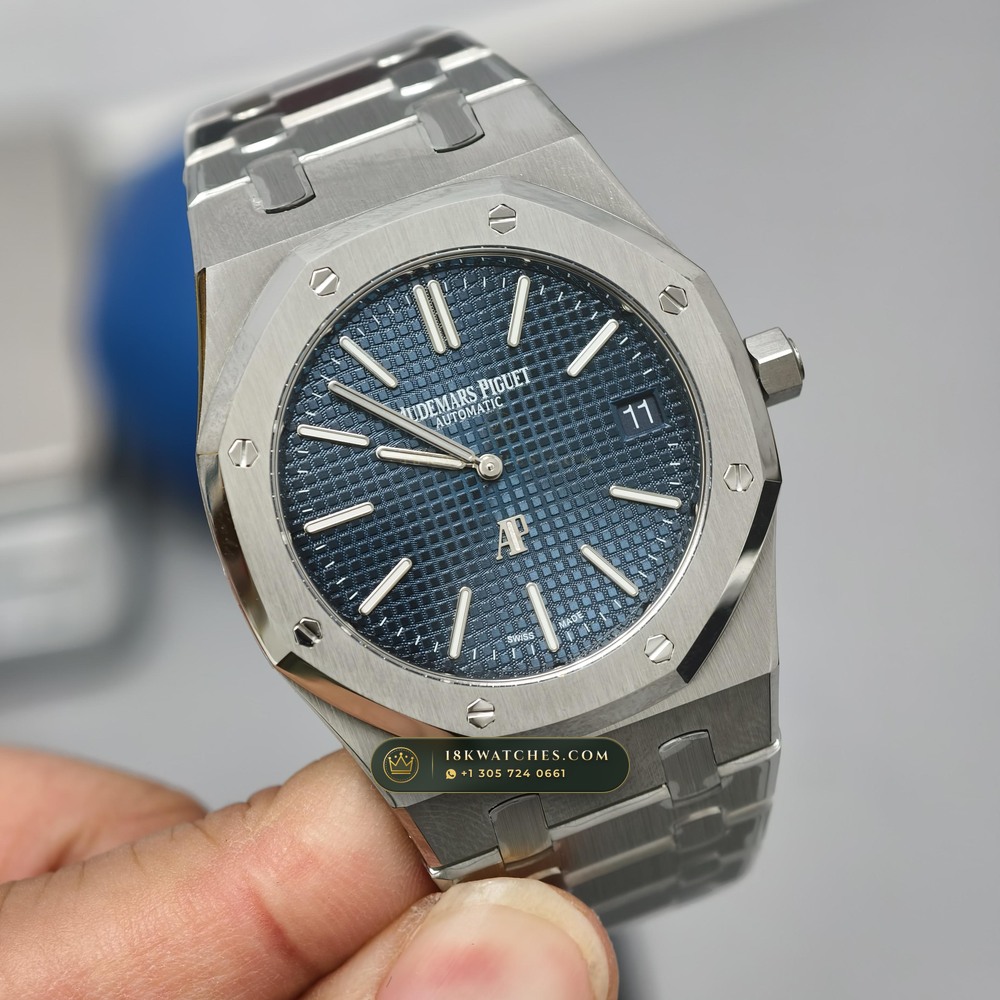 Audemars Piguet Royal Oak Jumbo Extra-Thin 39mm Geneva Atelier Spec Ref. 15202ST — Studio Gallery Plate II in 904L Stainless Steel Custom Architecture (103.6g Verified Mass, Audemars Piguet Cal. 2121 Ultra-Thin)