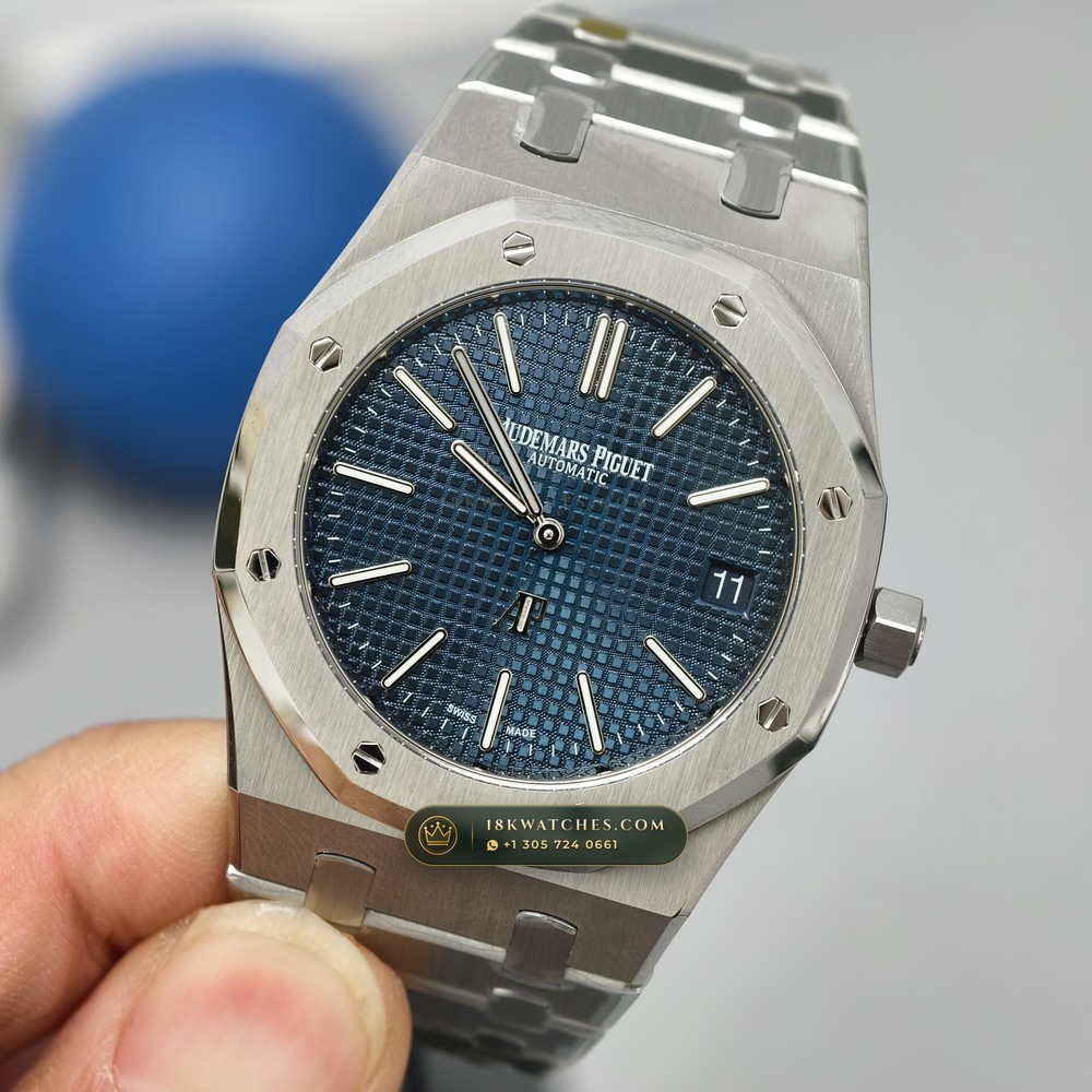 Audemars Piguet Royal Oak Jumbo Extra-Thin 39mm Geneva Atelier Spec Ref. 15202ST — Studio Gallery Plate III in 904L Stainless Steel Custom Architecture (103.6g Verified Mass, Audemars Piguet Cal. 2121 Ultra-Thin)