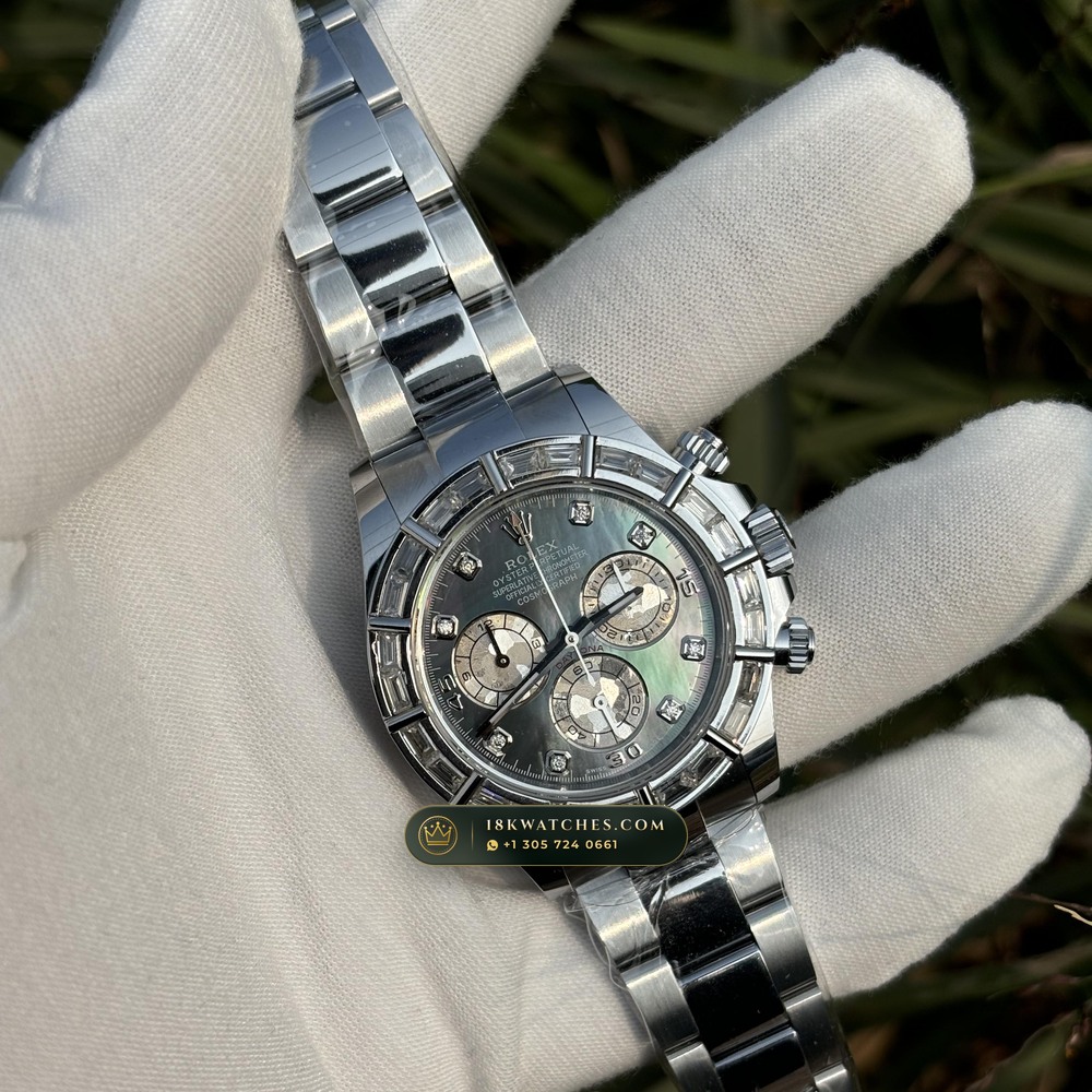 Rolex Cosmograph Daytona Iridescent Natural Mother-of-Pearl Dial Diamond-Set Bezel 18K White Gold Ref. 126589RBR — Studio Gallery Plate II in 18K White Gold Au750 (216.3g Verified Mass, Rolex Manufacture Cal. 4131 - 72h Power Reserve)