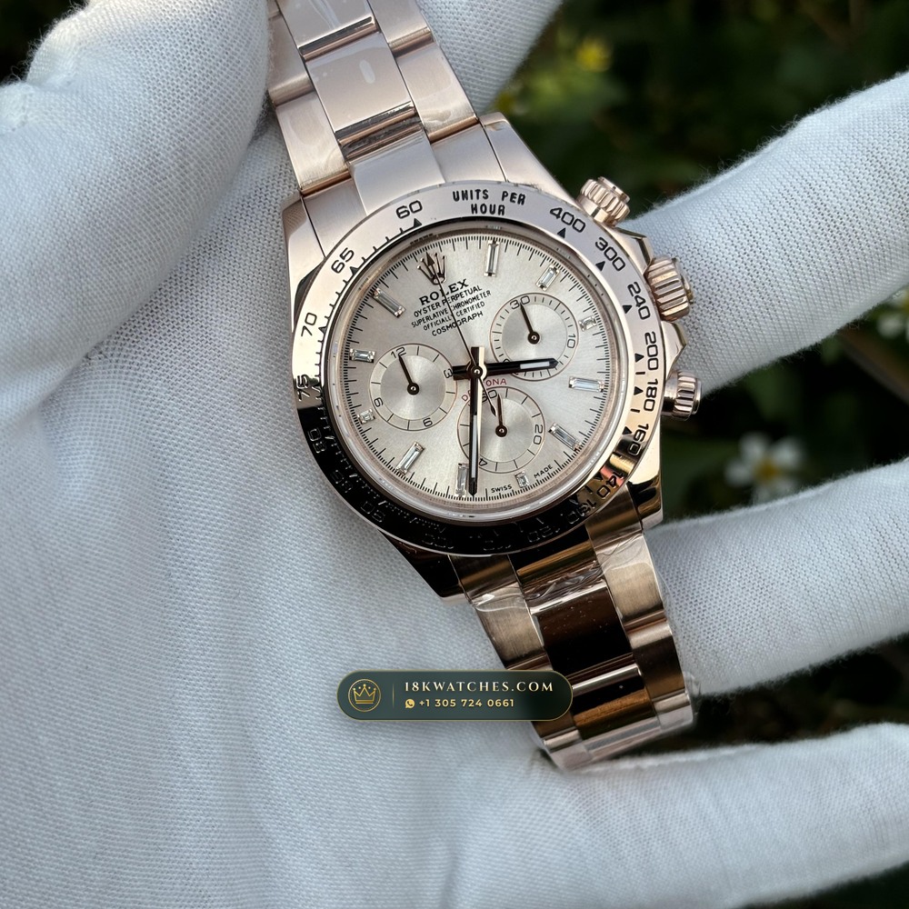 Rolex Cosmograph Daytona 18K Everose Gold Chronometer Regulated Spec Ref. 116505 — Studio Gallery Plate II in 18K Rose Gold Au750 (216.5g Verified Mass, Rolex Manufacture Cal. 4130 - 72h Power Reserve)