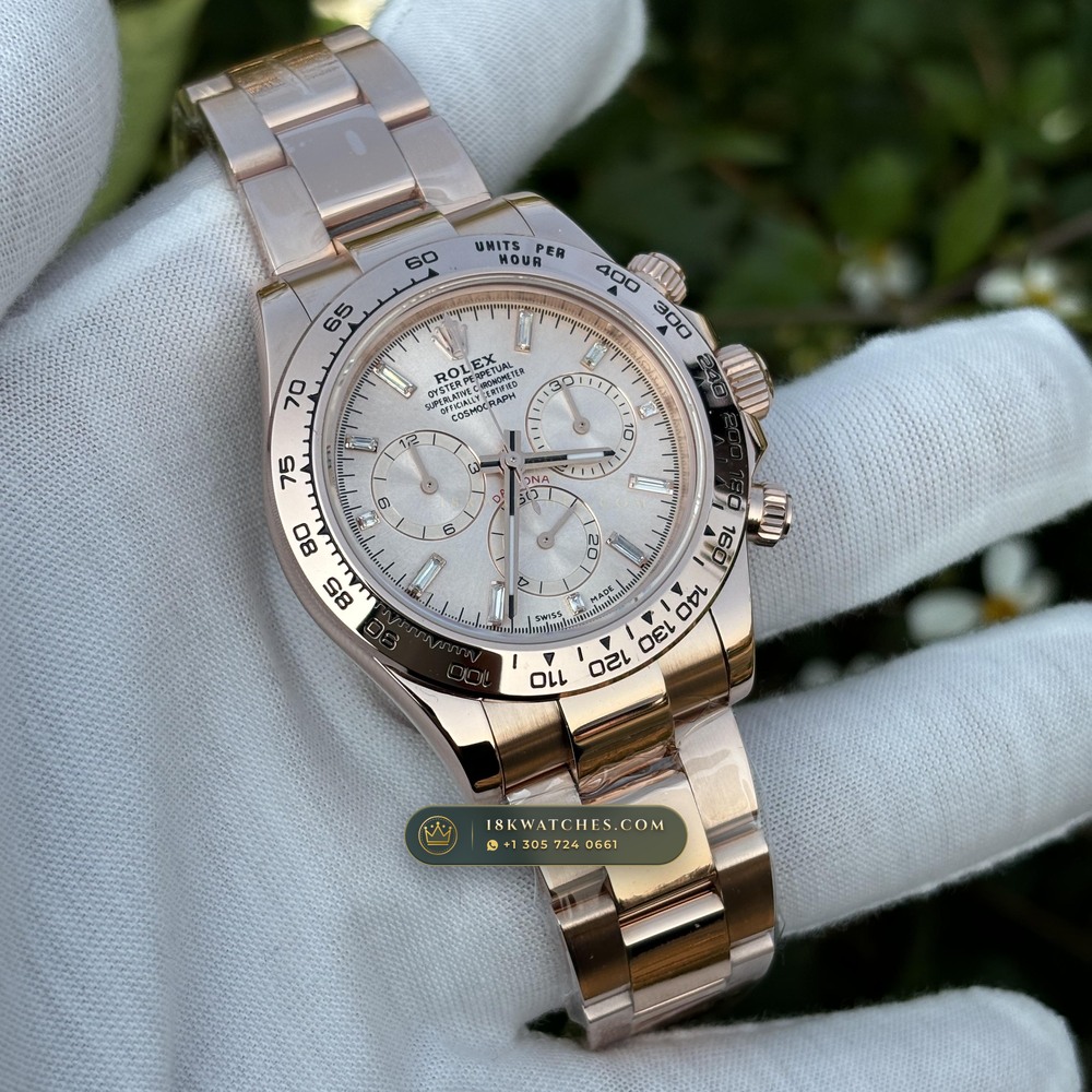 Rolex Cosmograph Daytona 18K Everose Gold Chronometer Regulated Spec Ref. 116505 — Studio Gallery Plate III in 18K Rose Gold Au750 (216.5g Verified Mass, Rolex Manufacture Cal. 4130 - 72h Power Reserve)