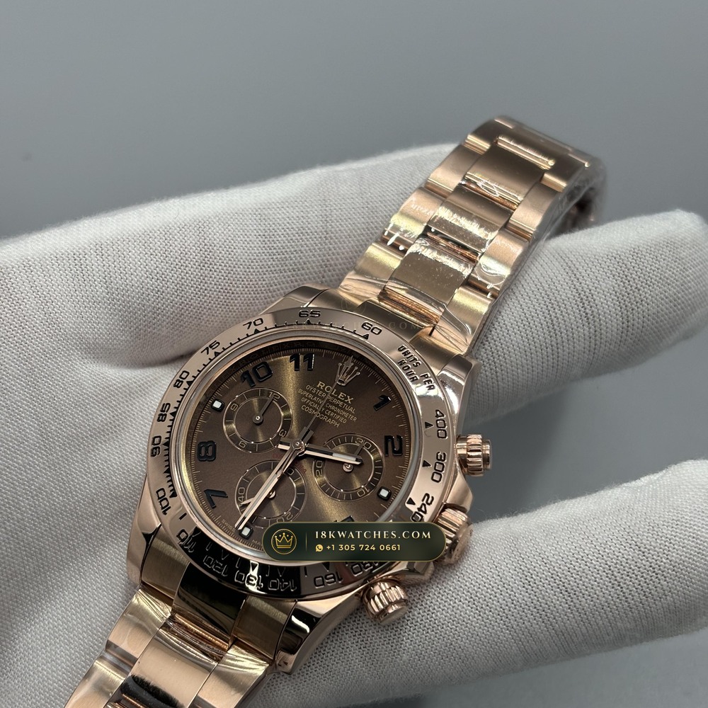 Rolex Cosmograph Daytona 18K Everose Gold Hand-Chamfered Bevel Spec Ref. 116505 — Studio Gallery Plate V in 18K Rose Gold Au750 (216.7g Verified Mass, Rolex Manufacture Cal. 4130 - 72h Power Reserve)