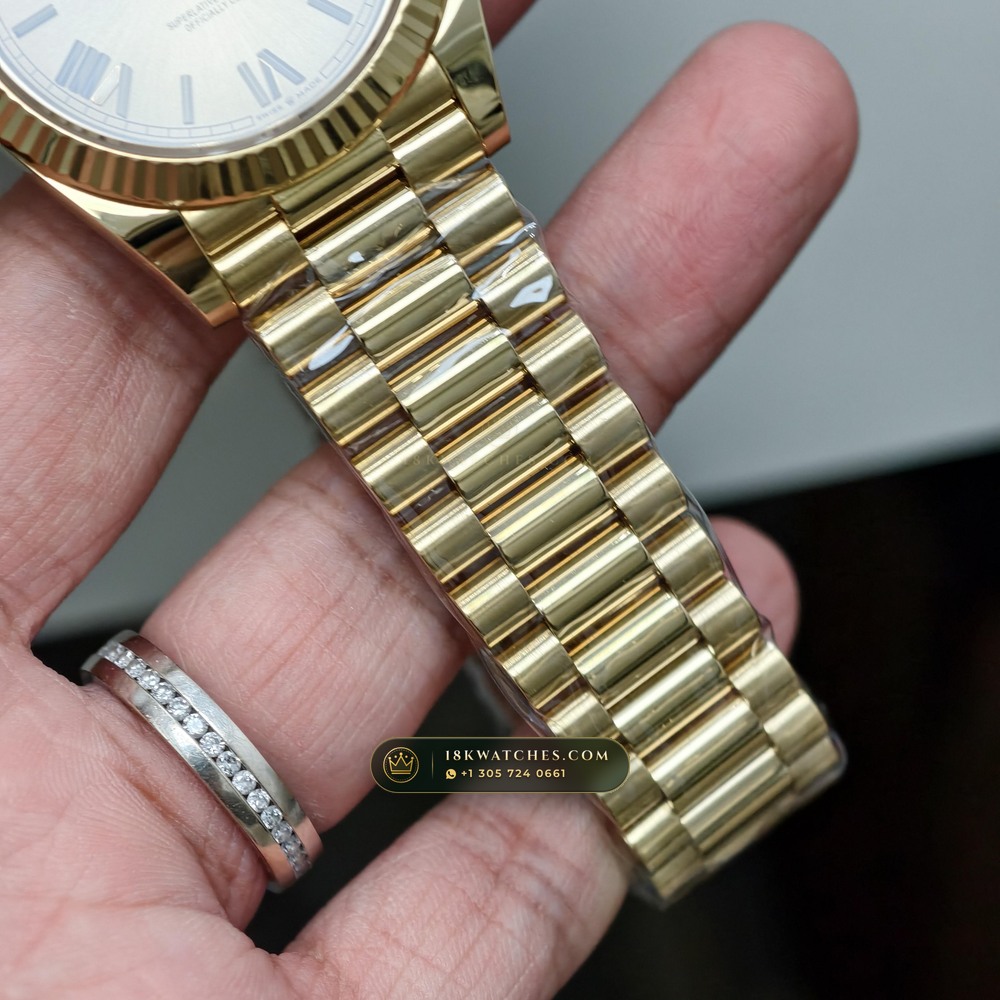 Rolex Day-Date 40 18K Yellow Gold Geneva Atelier Spec Ref. 228238 — Studio Gallery Plate V in 18K Yellow Gold Au750 (210.9g Verified Mass, Rolex Manufacture Cal. 3255 - 70h Power Reserve)