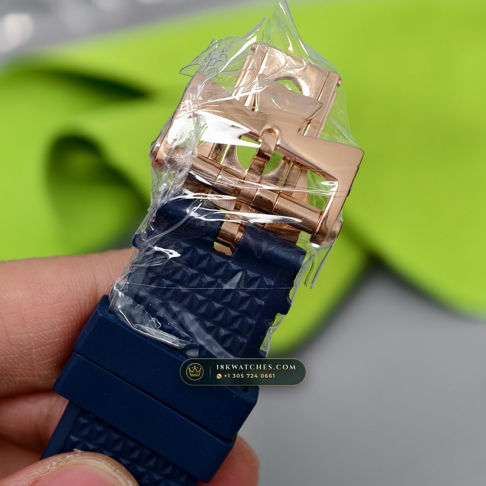 Vacheron Constantin Overseas Perpetual Calendar / Ultra-Thin 18K Rose Gold Ref. 4300V — Studio Gallery Plate VII in 18K Rose Gold Au750 (176.2g Verified Mass, Vacheron Constantin Cal. 1120 QP/1 Ultra-Thin)