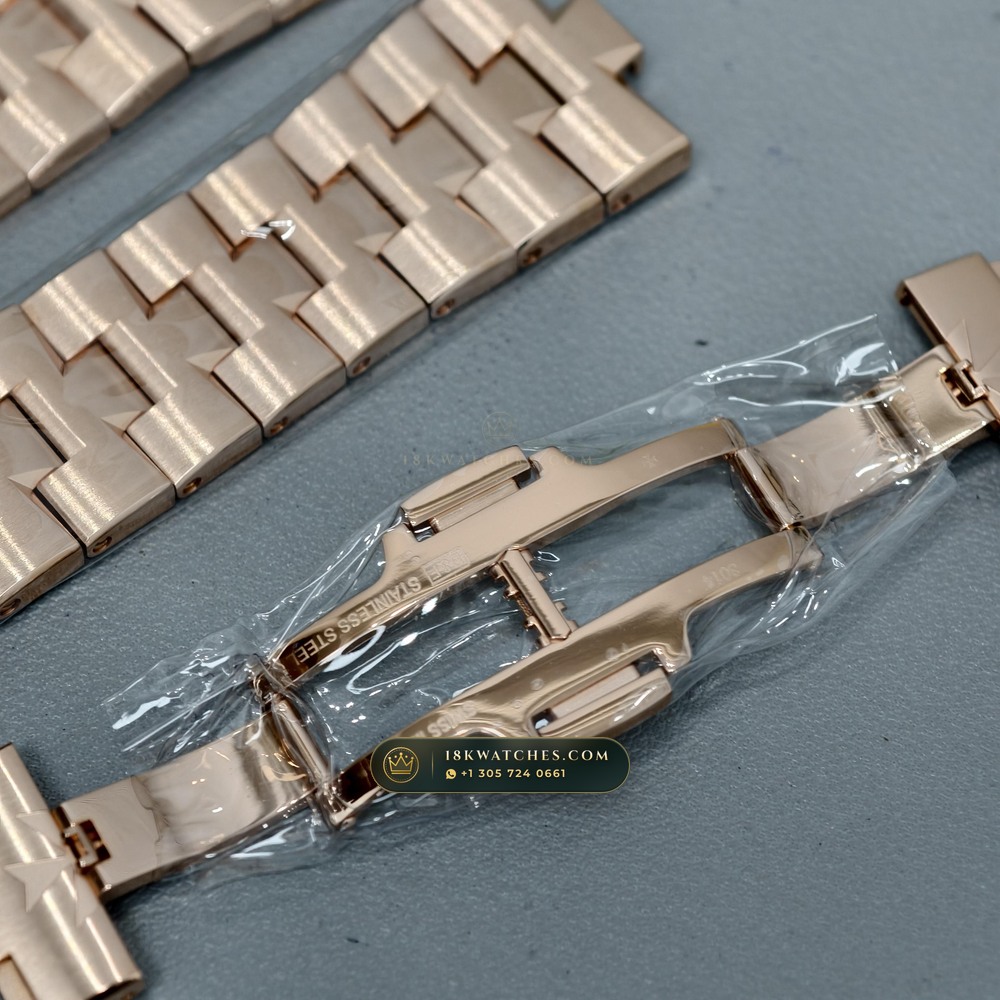 Vacheron Constantin Overseas Perpetual Calendar / Ultra-Thin 18K Rose Gold Ref. 4300V — Studio Gallery Plate IX in 18K Rose Gold Au750 (176.2g Verified Mass, Vacheron Constantin Cal. 1120 QP/1 Ultra-Thin)