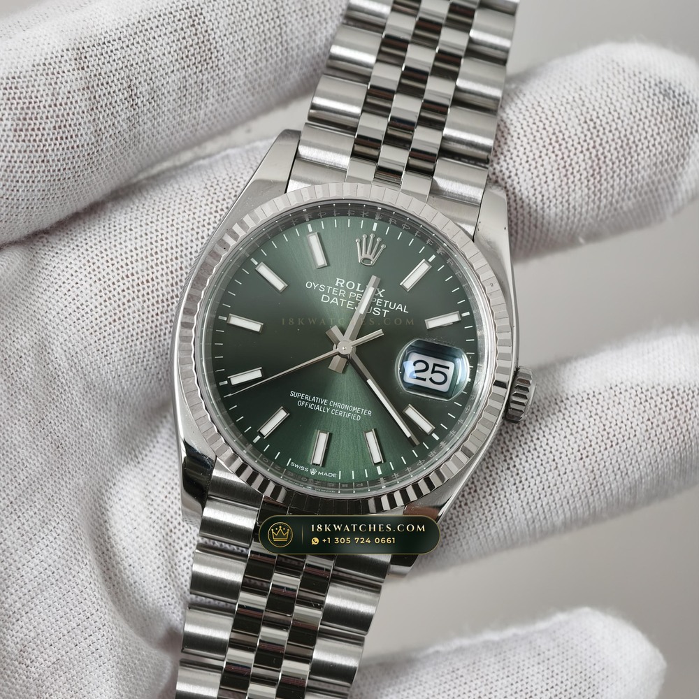 Rolex Datejust 36 Sunray Emerald / Khaki Green Dial Ref. 126231 — Studio Gallery Plate II in 18K Gold & 904L Oystersteel Rolesor (130.1g Verified Mass, Rolex Manufacture Cal. 3235 - 70h Power Reserve)