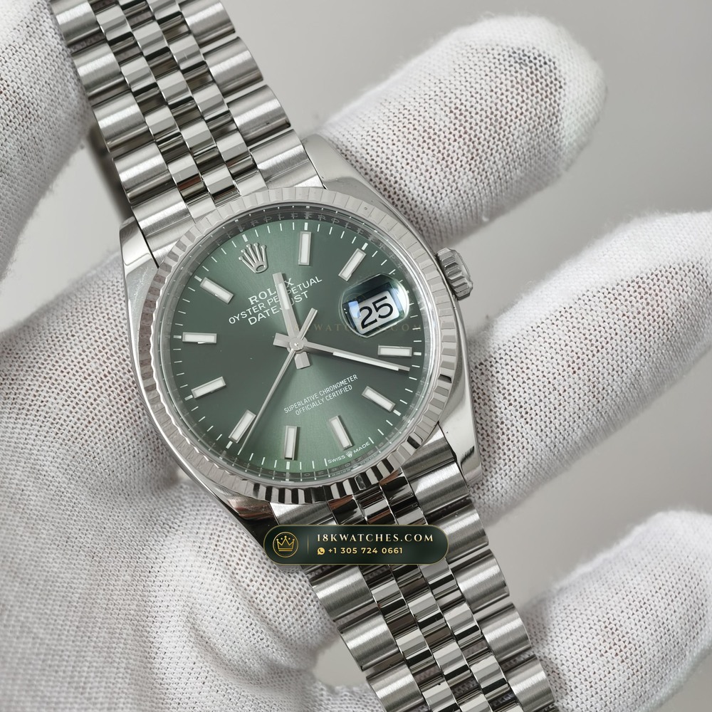 Rolex Datejust 36 Sunray Emerald / Khaki Green Dial Ref. 126231 — Studio Gallery Plate III in 18K Gold & 904L Oystersteel Rolesor (130.1g Verified Mass, Rolex Manufacture Cal. 3235 - 70h Power Reserve)