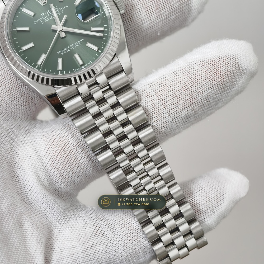 Rolex Datejust 36 Sunray Emerald / Khaki Green Dial Ref. 126231 — Studio Gallery Plate IV in 18K Gold & 904L Oystersteel Rolesor (130.1g Verified Mass, Rolex Manufacture Cal. 3235 - 70h Power Reserve)
