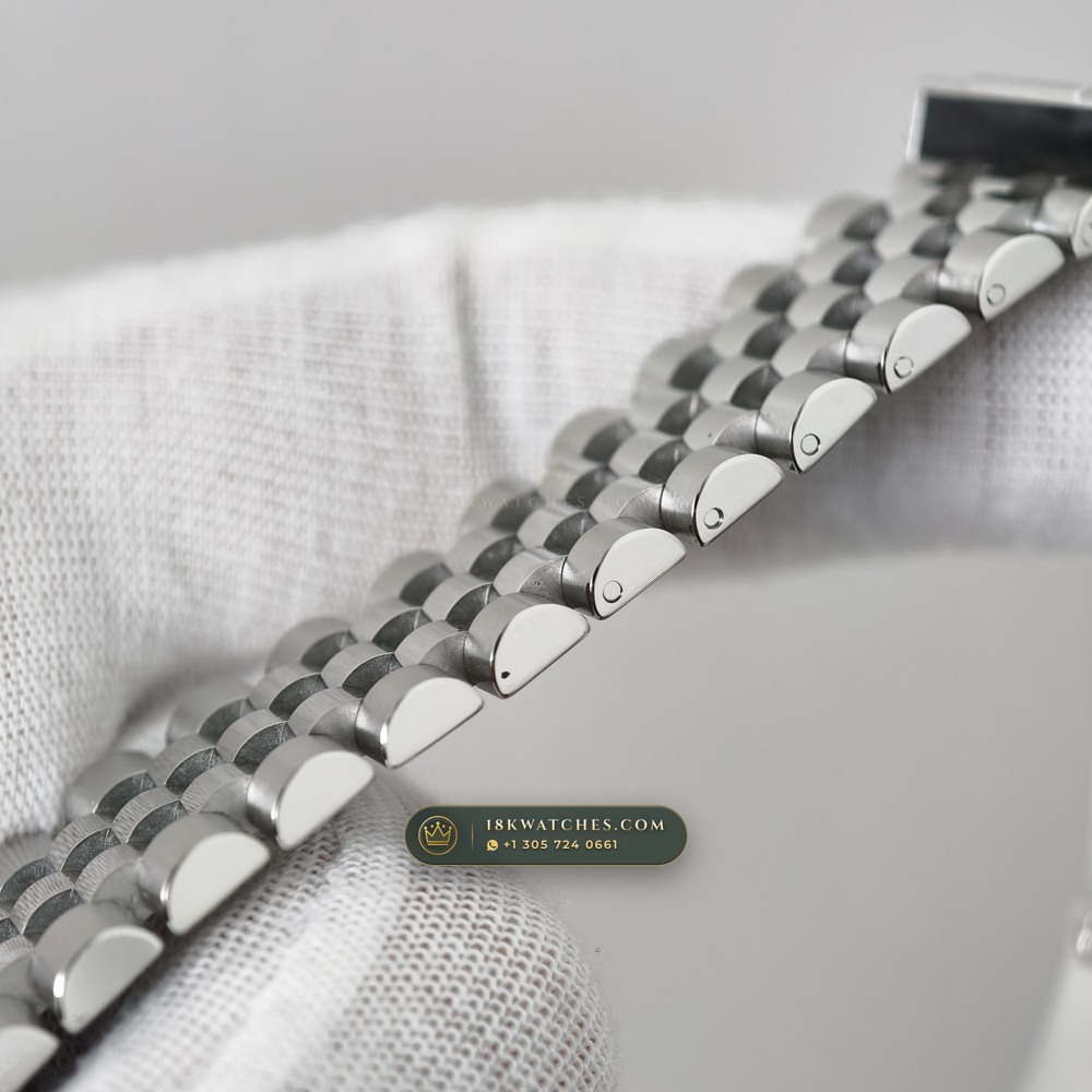 Rolex Datejust 36 Sunray Emerald / Khaki Green Dial Ref. 126231 — Studio Gallery Plate VII in 18K Gold & 904L Oystersteel Rolesor (130.1g Verified Mass, Rolex Manufacture Cal. 3235 - 70h Power Reserve)
