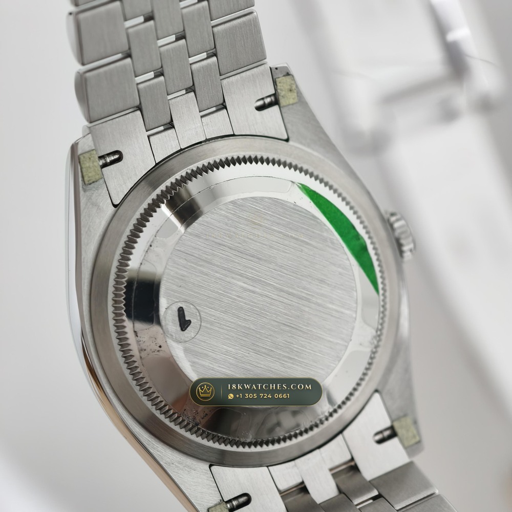 Rolex Datejust 36 Sunray Emerald / Khaki Green Dial Ref. 126231 — Studio Gallery Plate VIII in 18K Gold & 904L Oystersteel Rolesor (130.1g Verified Mass, Rolex Manufacture Cal. 3235 - 70h Power Reserve)